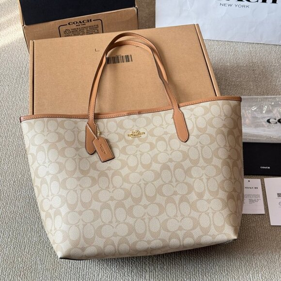 Coach tote bag, size 33*27 cm - Picture 2 of 6